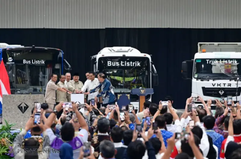 Presiden Prabowo Subianto meresmikan fasilitas perakitan kendaraan komersial listrik milik PT VKTR Sakti Industries di Kabupaten Magelang, Provinsi Jawa Tengah, Kamis, 9 April 2026.
©PusakoNews.com/BPMI Setpres