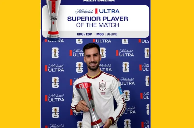 Pemain Terbaik Pertandingan Michelob Ultra Superior, Alex Baena (Spanyol)