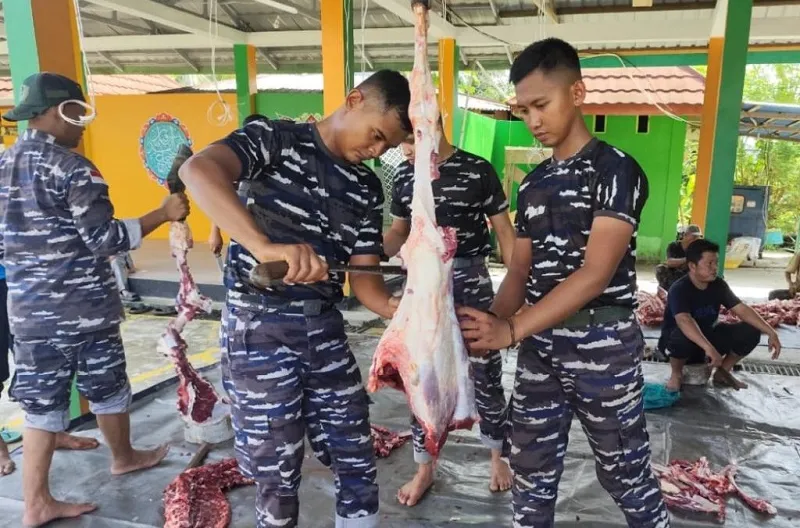 Idul Adha 2026, Personel Lanudal Matak Gelar Kurban dan Tebar Kepedulian Sosial Idul Adha 2026, Personel Lanudal Matak Gelar Kurban dan Tebar Kepedulian Sosial
