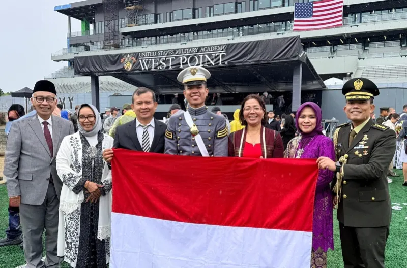 Pecah Rekor! Perwira TNI AD Ini Jadi Alumni Pertama West Point dengan Predikat Cum Laude