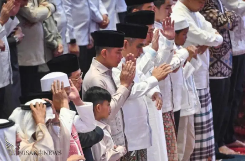 Suasana Khidmat Pelaksanaan Sholat Ied di Masjid Istiqlal Sabtu 21/03
©PusakoNews.com/red