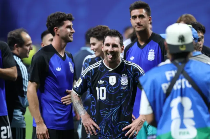 Lionel Messi, merayakan kemenangannya setelah memenangkan pertandingan semifinal Piala Dunia 2026 antara Inggris dan Argentina di Stadion Atlanta, Atlanta, pada 15 Juli 2026