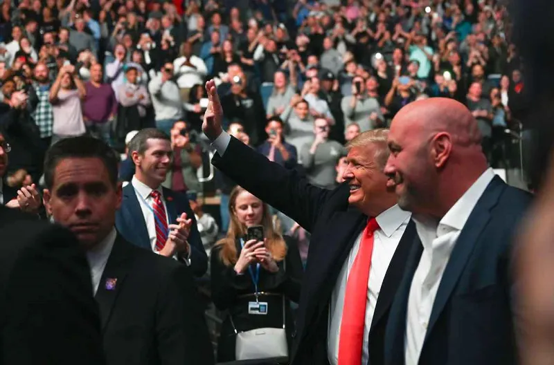 Trump adalah presiden AS petahana pertama yang menghadiri acara UFC ketika ia tampil di UFC 244 di New York.