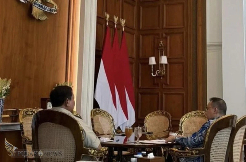 Presiden Republik Indonesia, Prabowo Subianto, menerima kunjungan Wakil Ketua DPR RI, Sufmi Dasco Ahmad.di Istana Merdeka, Jakarta, Kamis (16/4)
©PusakoNews.com/setpres
