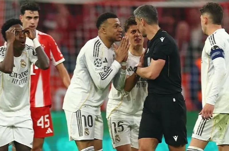 Geramnya Real Madrid dengan Kartu Merah 'Lelucon' yang Diterima Camavinga! Geramnya Real Madrid dengan Kartu Merah 'Lelucon' yang Diterima Camavinga!