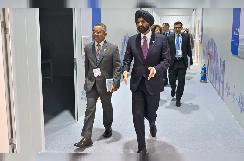 Menkeu dalam pertemuan bilateral dengan Presiden World Bank Group, Ajay Banga, di Bangkok, Thailand, Selasa (13/10).