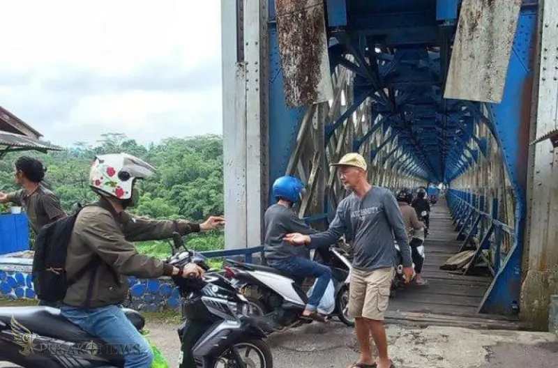 Penertiban Aktivitas di Jembatan Cirahong: Pemprov Jabar Tegaskan Larangan Pungutan, Penjagaan Dihentikan!