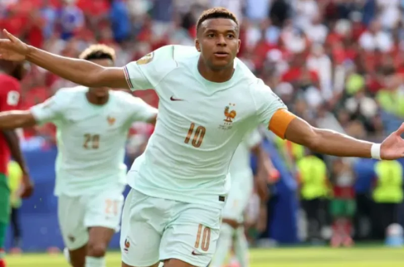 Kylian Mbappé berhasil mengatasi kegagalan penalti di babak pertama dan mencetak gol pembuka melawan Maroko