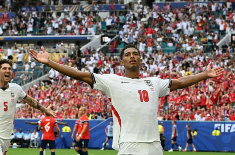 Bellingham merayakan gol keduanya dan gol kedua Inggris