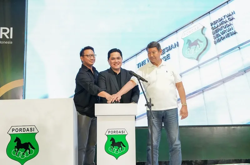 Menteri Pemuda dan Olahraga Erick Thohir, Ketua Umum PP PORDASI Aryo PS Djojohadikusumo dan Dewan Pengawas PORDASI Hashim Djojohadikusumo meresmikan  Kantor Pusat PP Pordasi di kawasan Jakarta International Equestrian Park, Jakarta Timur