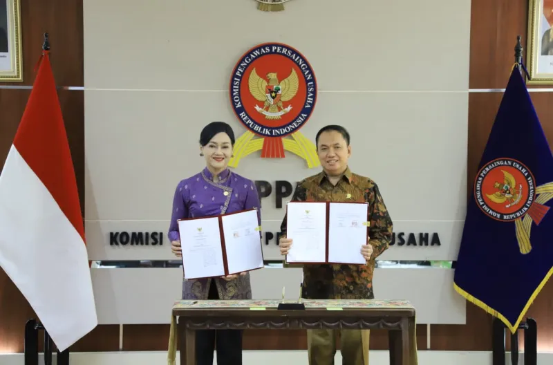 Otoritas Jasa Keuangan (OJK) dan Komisi Pengawas Persaingan Usaha (KPPU) sepakat memperkuat sinergi dan kolaborasi dalam pelaksanaan tugas dan fungsi masing-masing lembaga melalui penandatanganan Nota Kesepahaman.
