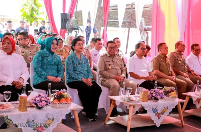 Pramono Resmikan Empat Kantor Lurah
