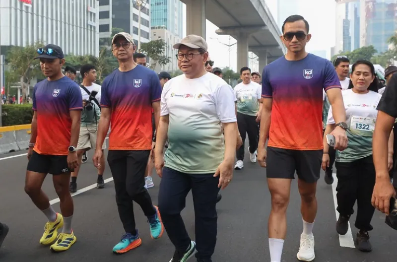 Pramono ikut berpartisipasi dalam ajang lari fun run 5K ini