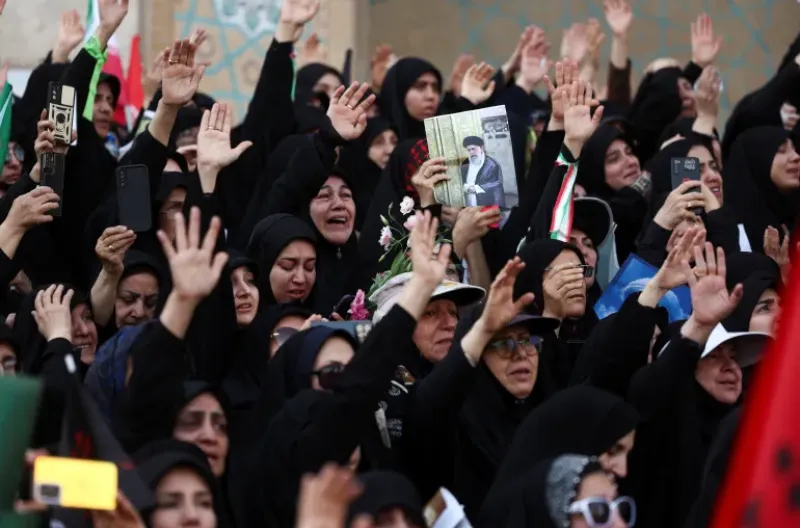 Jutaan pelayat menghadiri prosesi pemakan Pemimpin tertinggi Iran, Ayatollah Ali Khamenei