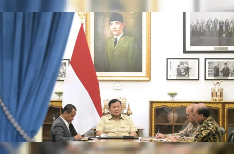 Prabowo Perintahkan Transformasi PLN, Percepat Energi Surya 100 GW dan Perbaikan Layanan Listrik