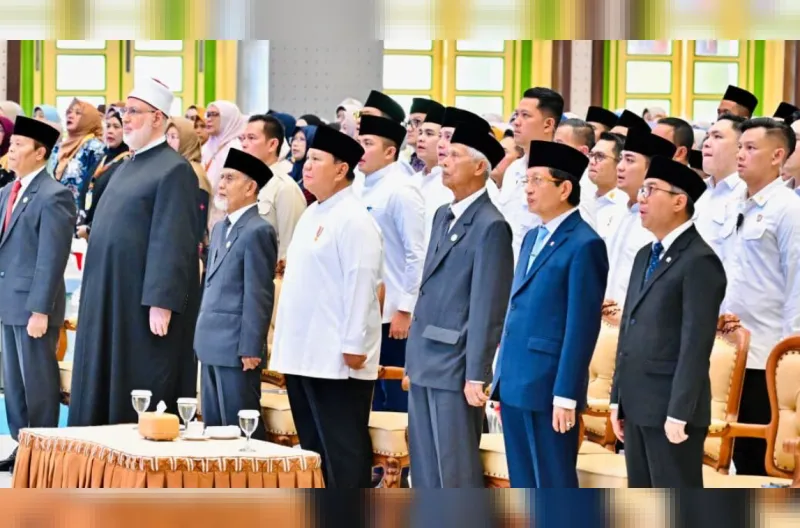 Presiden Prabowo Subianto menghadiri Resepsi Kesyukuran 100 Tahun Pondok Modern Darussalam Gontor (PMDG) yang digelar di Balai Pertemuan Pondok Modern (BPPM), Pondok Modern Darussalam Gontor Putra Kampus Pusat, Kabupaten Ponorogo, Provinsi Jawa Timur, pad