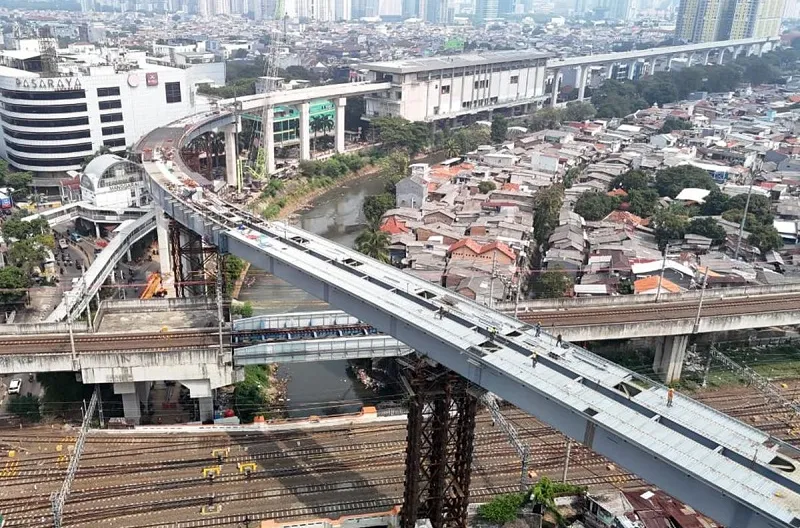 LRT Jakarta Fase 1B Tersambung 100 Persen, Jakpro Bidik Operasional Agustus 2026 LRT Jakarta Fase 1B Tersambung 100 Persen, Jakpro Bidik Operasional Agustus 2026