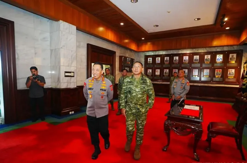Silaturahmi ke Mabes TNI, Kapolri Perkuat Sinergi TNI-Polri Sesuai Arahan Prabowo