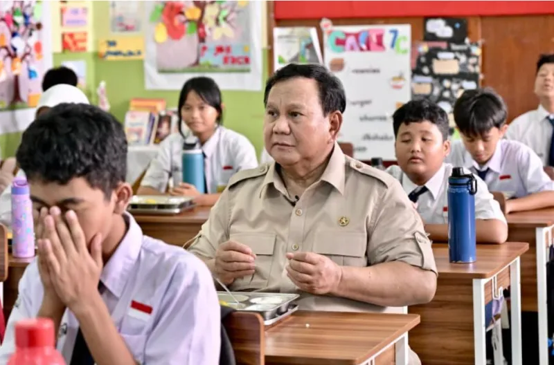 Presiden Prabowo Subianto Tinjau MBG dan SPPG Palmerah, Pastikan Program Gizi Nasional Tepat Sasaran