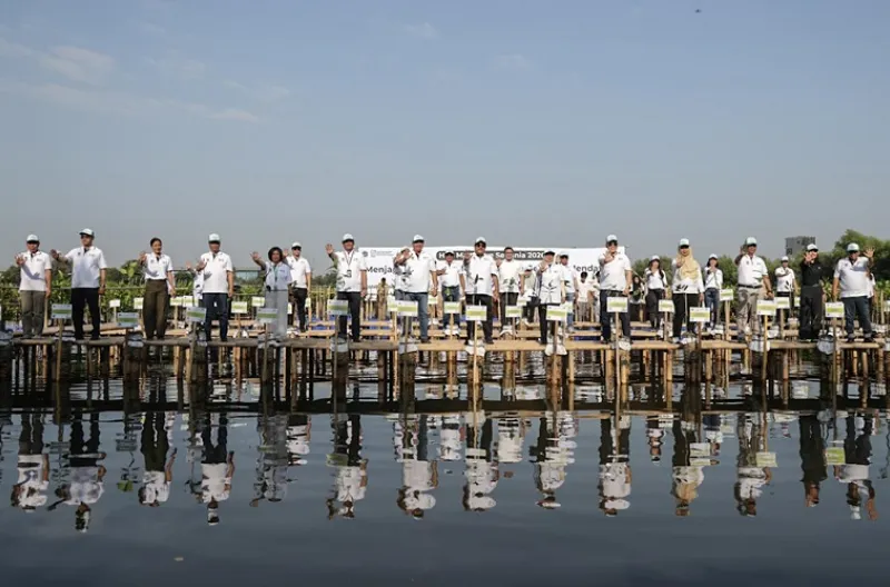 Rano Karno Pimpin Penanaman 21.060 Bibit Mangrove Serentak di Lima Lokasi, DKI Jakarta Perkuat Komitmen Lestarikan Ekosistem Pesisir