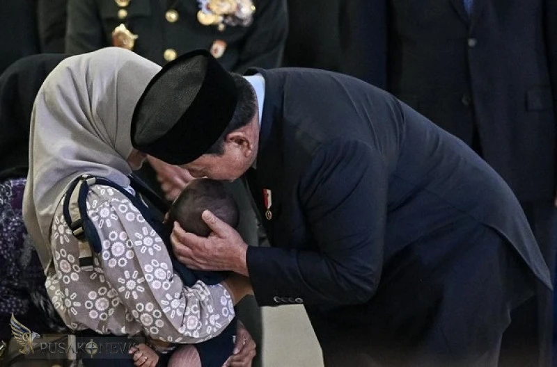 Presiden Prabowo Subianto Beri Penghormatan Terakhir untuk Tiga Prajurit TNI Gugur dalam Misi Perdamaian UNIFIL Lebanon