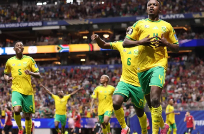 Teboho Mokoena memastikan Afrika Selatan bermain imbang 1-1 dengan Republik Ceko