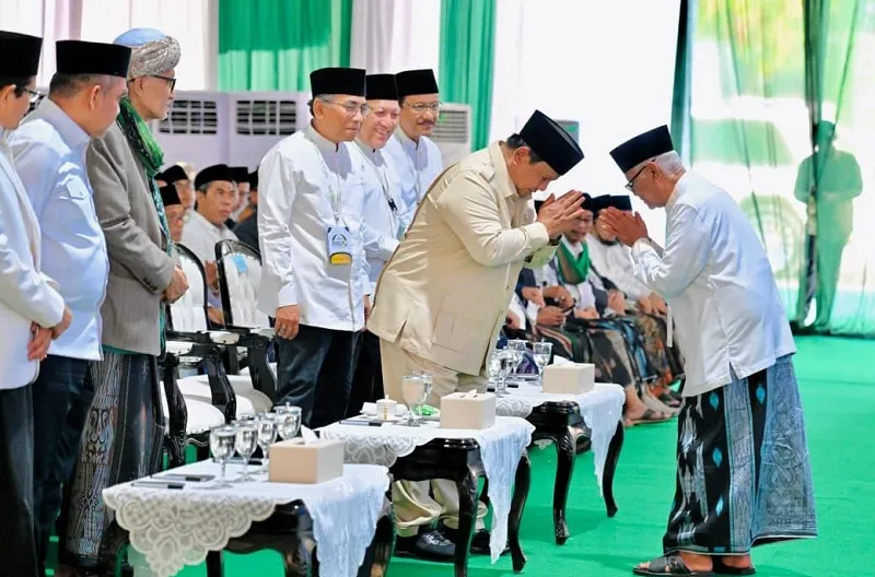 Presiden Prabowo Subianto menghadiri Penutupan Musyawarah Nasional (Munas) Alim Ulama dan Konferensi Besar (Konbes) Nahdlatul Ulama (NU) 2026 yang diselenggarakan di Institut Agama Islam (IAI) Syaichona Mohammad Cholil, Kabupaten Bangkalan, Jawa Timur, pa