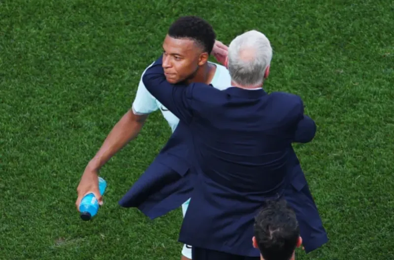 Mbappe Bangkit dari Gagal Penalti, Prancis Singkirkan Maroko dan Lolos ke Semifinal!