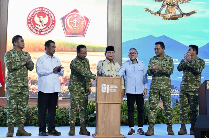Presiden Prabowo Subianto pada acara Panen Raya Serentak di Lanud Abdulrachman Saleh, Kabupaten Malang, Provinsi Jawa Timur, Jumat, 17 Juli 2026.