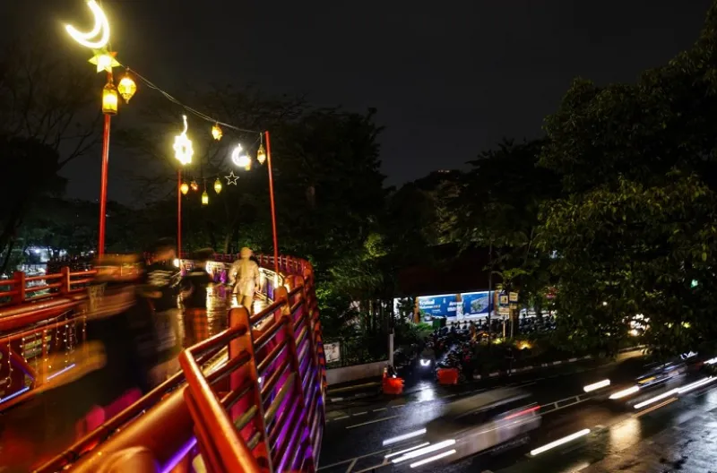 Rano karno lepas pawai obor festival muharram 1448 h, semarakkan tahun baru islam dan menuju hut ke-499 jakarta