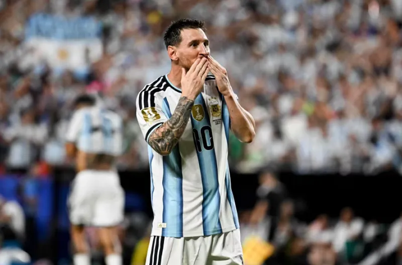 Argentina Awali Misi Pertahankan Gelar, Taklukkan Aljazair 3-0 dan Messi Cetak Hat-trick Bersejarah
